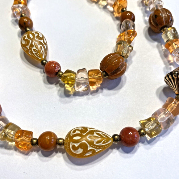 Vintage Mid Century Beaded Necklace Abstract Carved Peach Rust Gold Mod 1970's - Picture 3 of 6